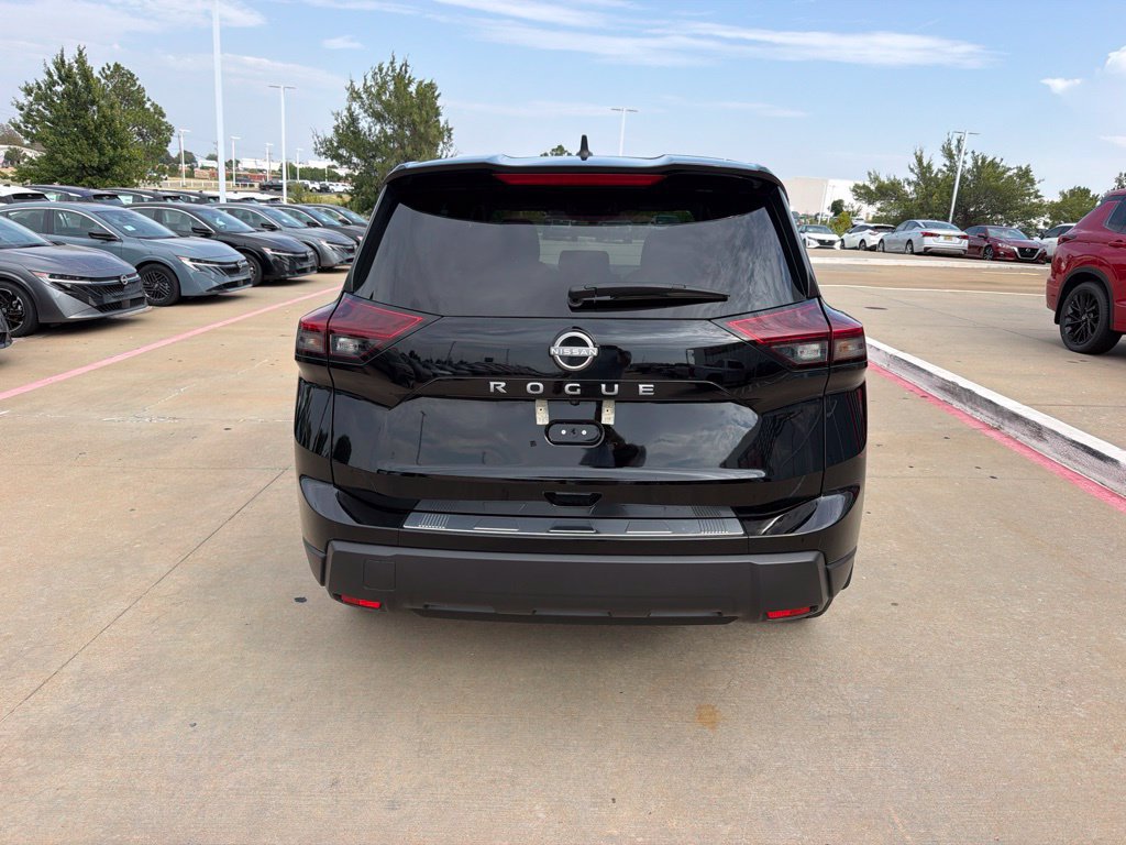 Used 2026 Nissan Rogue SV FWD image 4