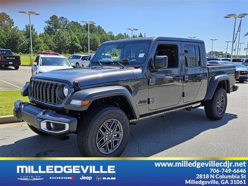 New 2025 Jeep Gladiator Sport image 3