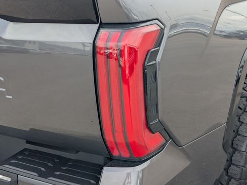 Used 2024 Toyota Tundra Platinum AWD/4WD image 11