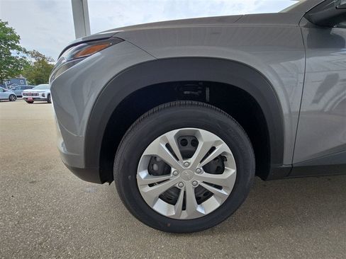 New 2026 Chevrolet Trax LS w/ Driver Confidence Package FWD image 30