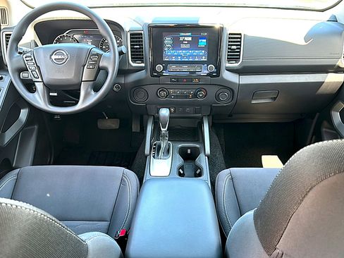 Used 2024 Nissan Frontier SV w/ Technology Package RWD image 20