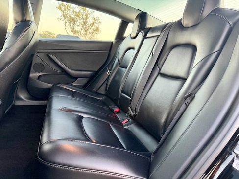 Used 2023 Tesla Model 3 Standard Range image 16