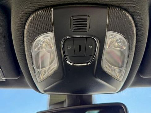 Used 2025 Jeep Compass Trailhawk AWD/4WD image 19