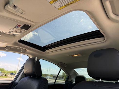 Used 2016 Subaru Legacy 3.6R Limited image 29