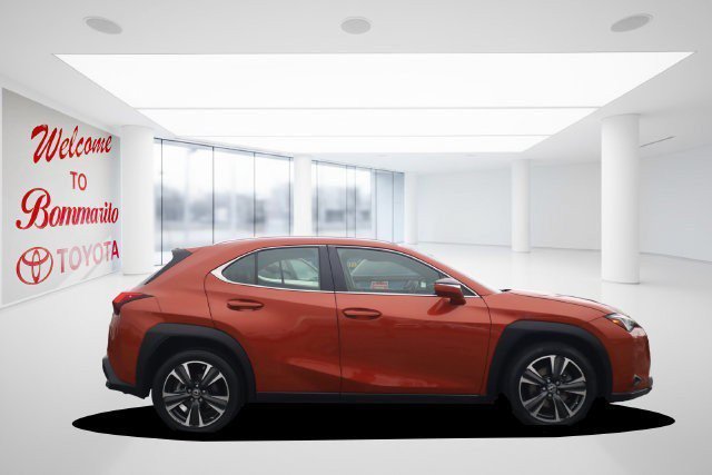 Used 2019 Lexus UX 200 FWD image 5