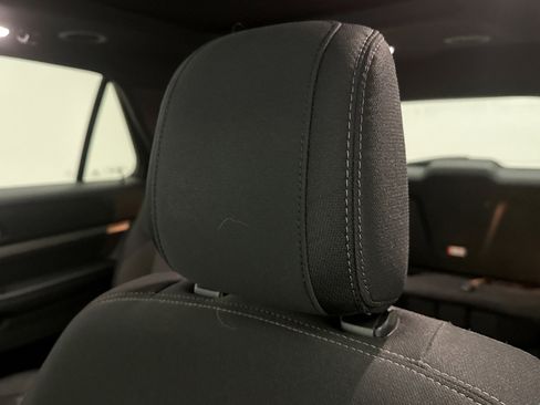 Used 2018 Ford Explorer XLT w/ Equipment Group 201A image 8