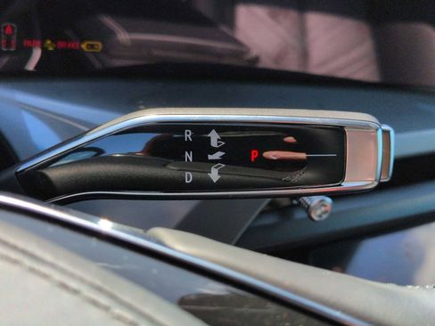 New 2026 Cadillac Vistiq Platinum image 22