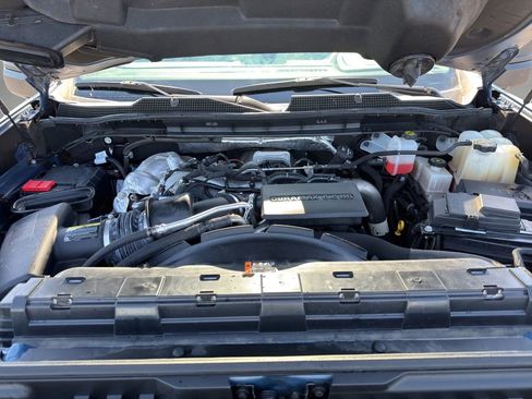 Used 2024 Chevrolet Silverado 2500 LT AWD/4WD image 31