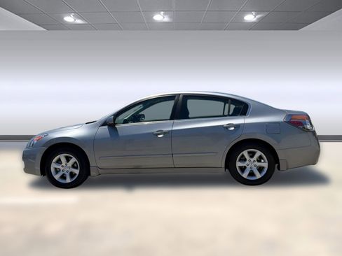Used 2008 Nissan Altima 2.5 S w/ Convenience Plus Pkg FWD image 2