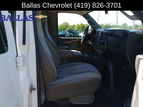 Used 2017 Chevrolet Express 2500 LS RWD image 28