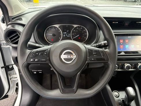 Used 2024 Nissan Kicks S image 13