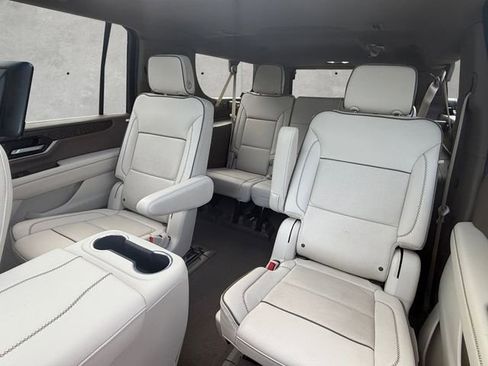 Certified 2025 GMC Yukon XL Denali w/ Denali Reserve Package image 22