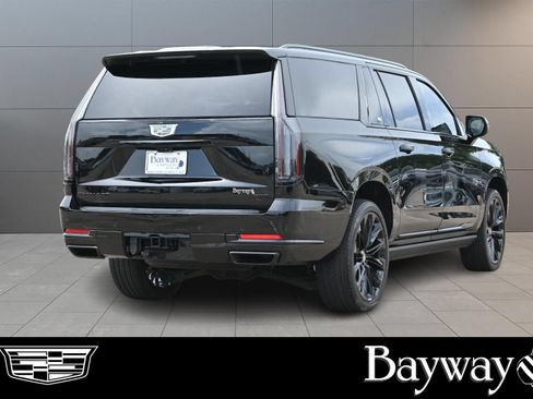 Certified 2026 Cadillac Escalade ESV Platinum Sport w/ LPO, ONYX Package AWD/4WD image 5