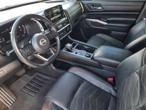 Certified 2024 Nissan Pathfinder Platinum AWD/4WD image 13