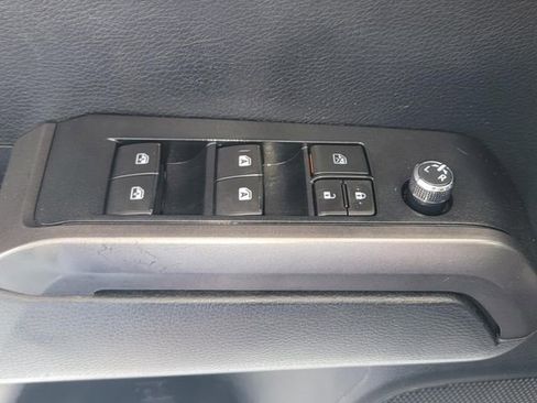 Used 2016 Toyota Tacoma TRD Sport w/ Premium & Technology Package image 29