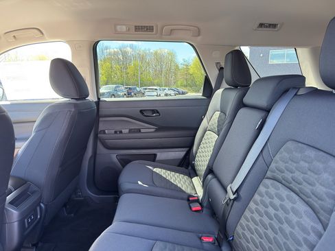 New 2026 Nissan Pathfinder SV AWD/4WD image 32