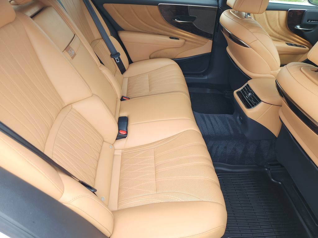 Certified 2022 Lexus LS 500 w/ Interior Upgrade Package RWD image 31