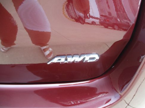 Used 2019 Toyota Highlander LE AWD/4WD image 6