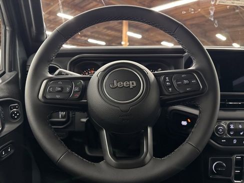 New 2025 Jeep Gladiator Mojave w/ Convenience Group image 16