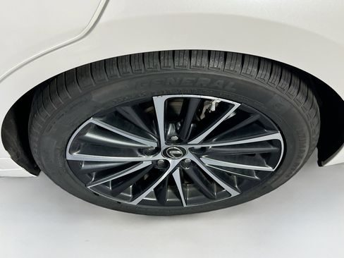 Used 2025 Lexus ES 350 w/ Premium Package FWD image 30