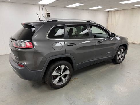 Used 2019 Jeep Cherokee Limited AWD/4WD image 6