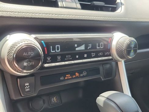 Certified 2025 Toyota RAV4 LE AWD/4WD image 18