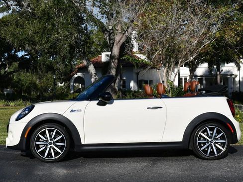 Used 2021 MINI Cooper S image 31