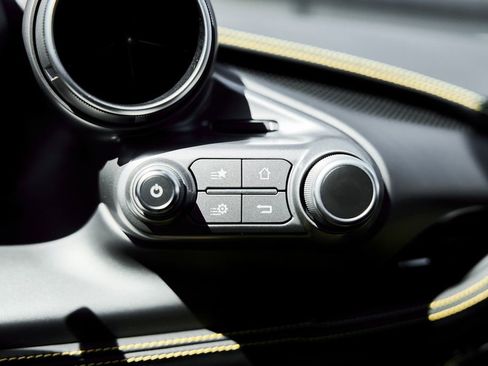 Used 2021 Ferrari F8 Tributo image 73