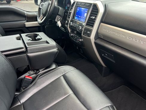 Certified 2020 Ford F350 Lariat image 16