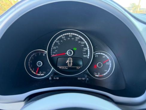 Used 2014 Volkswagen Beetle 2.5 image 30