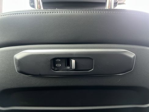 Used 2025 BMW X5 sDrive40i w/ M Sport Package image 42