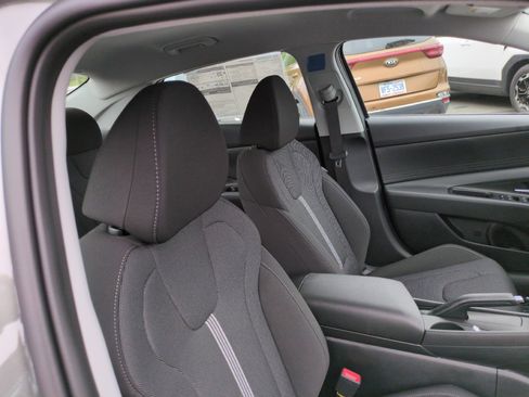 New 2026 Hyundai Elantra SE FWD image 44