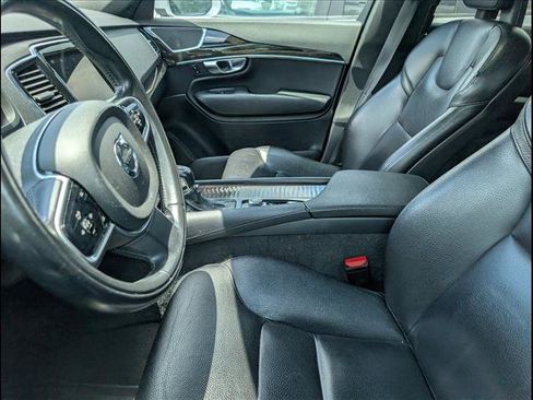 Used 2018 Volvo XC90 T6 Momentum w/ Convenience Package AWD/4WD image 8