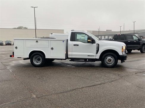 New 2026 Ford F350 XL image 2