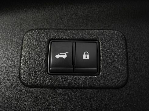 Used 2024 Nissan Armada Platinum w/ Captain's Chairs Package RWD image 13