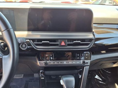 Used 2025 Kia Seltos S FWD image 16