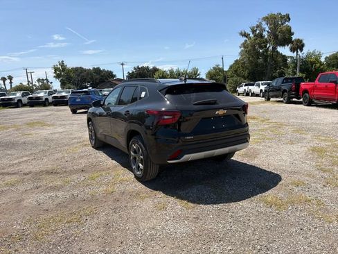 New 2026 Chevrolet Trax LT w/ LT Convenience Package FWD image 7