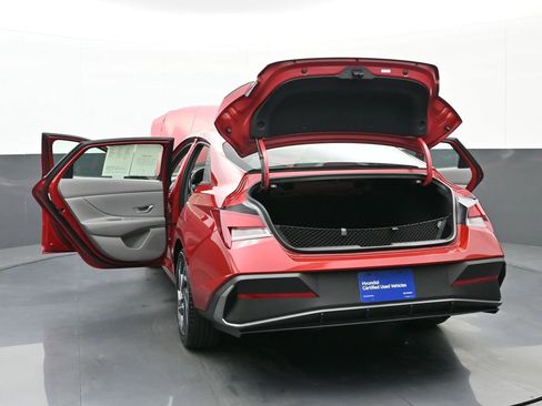 Certified 2025 Hyundai Elantra Sport image 49