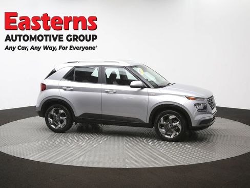 Used 2025 Hyundai Venue SEL FWD image 47