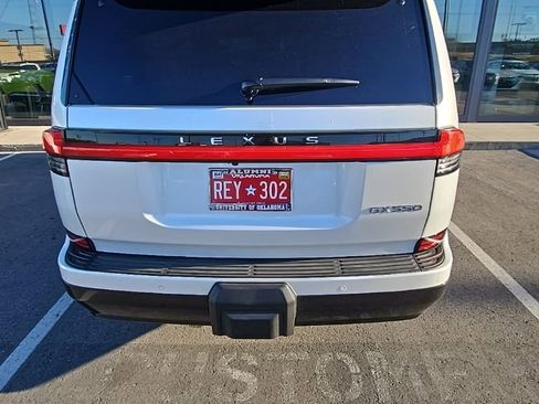 Used 2025 Lexus GX 550 image 6