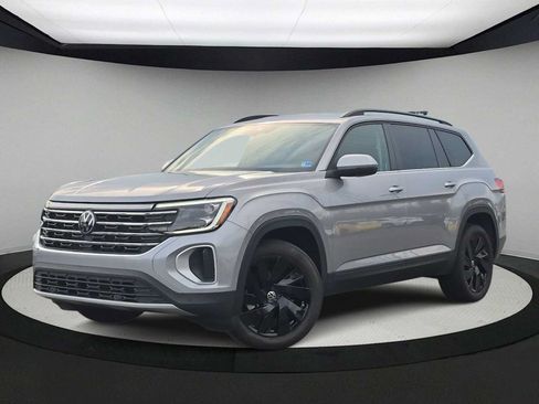Used 2024 Volkswagen Atlas SE w/ Black Wheel Package AWD/4WD image 1