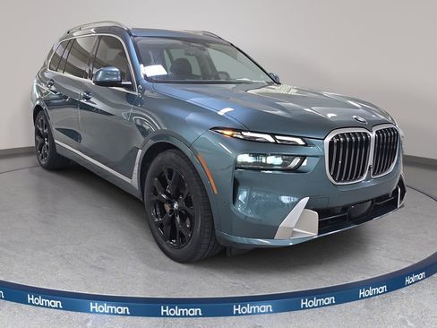 Certified 2025 BMW X7 xDrive40i w/ Executive Package image 3