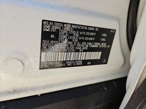 Used 2021 Toyota RAV4 XLE w/ Convenience Package FWD image 23
