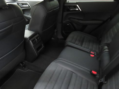 New 2026 Mitsubishi Outlander LE FWD image 21