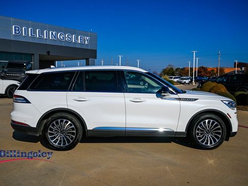 Used 2023 Lincoln Aviator Reserve w/ Equipment Group 201A image 8