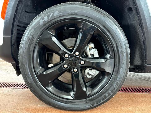 Used 2022 Jeep Grand Cherokee Altitude image 8