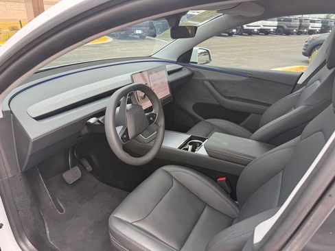 Used 2026 Tesla Model Y AWD image 13