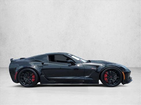 Used 2015 Chevrolet Corvette Z06 w/ 3LZ Preferred Equipment Group RWD image 4