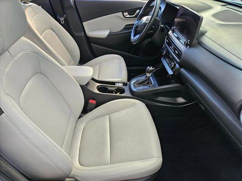 Used 2022 Hyundai Kona Limited image 19