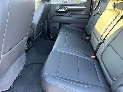 Used 2025 GMC Sierra 1500 SLT image 16